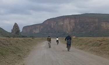 Hell’s Gate Cycling Safari & Crescent Island Walking Tour